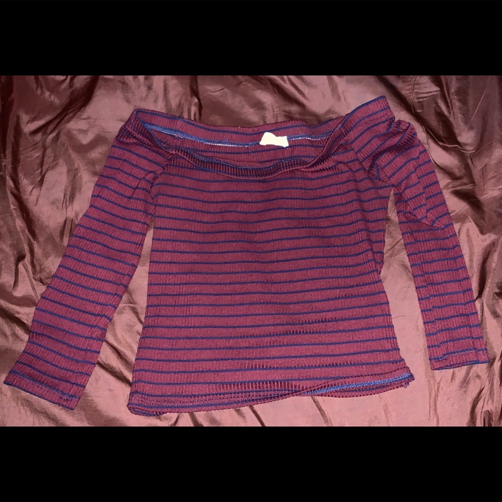 crop top off the shoulder